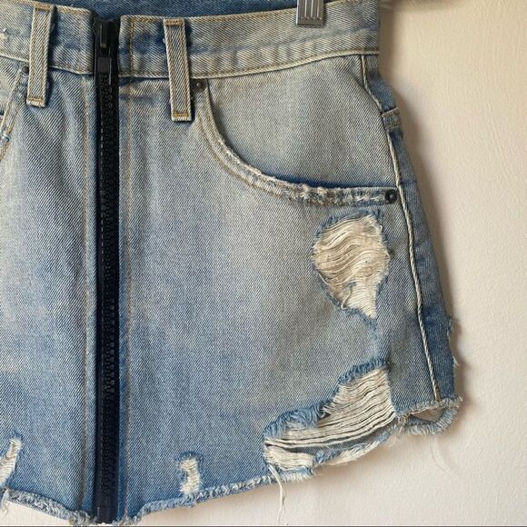 Carmar Distressed Zip-Up Denim Miniskirt size 27 - Picture 8 of 12
